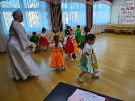 У нас праздник торжество, Мы встречаем Рождество… У нас праздник торжество, Мы встречаем Рождество….